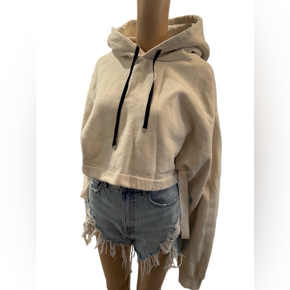 Thick and cozy cropped hoody 🩷 - Picture 2 of 9